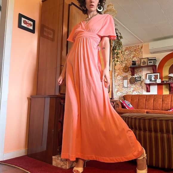 1970s prairie maxi dress in pale pink with butterfly cap sleeves and empire wais - Picture 3 of 16